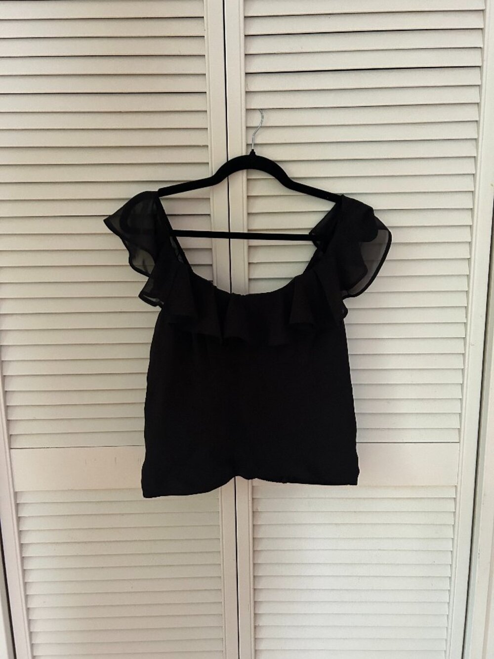 Abercrombie & Fitch Black Ruffle Crop